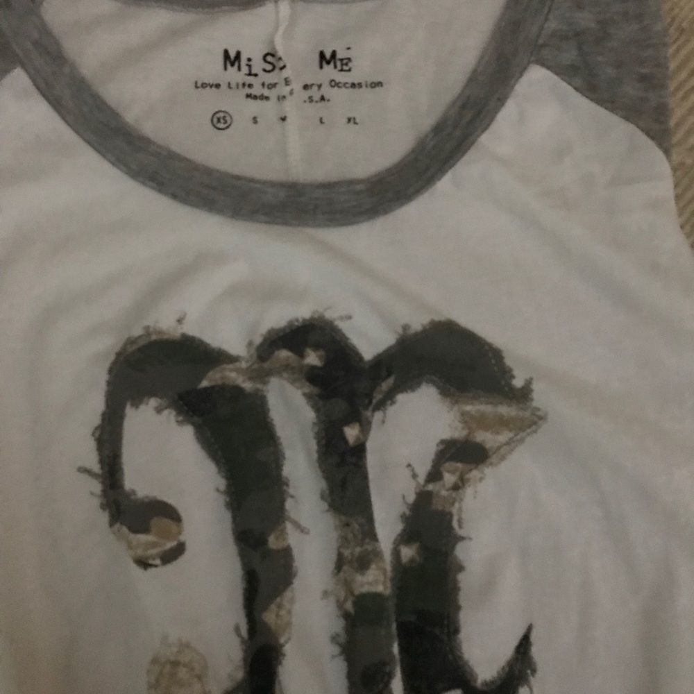 Miss Me Graphic Tee - Picture 2 of 2